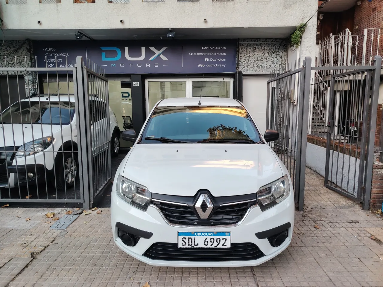 Renault Logan Life 1.0